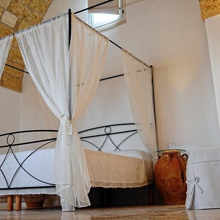 Holiday Home La Corte Dei Pirri Ґальяно-дель-Капо Номер фото